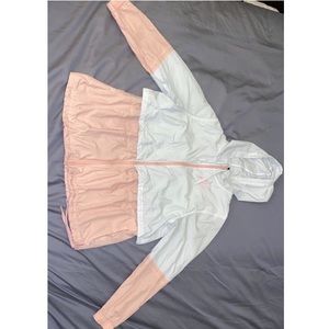 FINAL SALE Women’s Nike Windbreaker